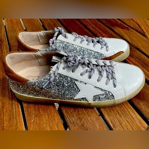 Women’s Tennis Shoes